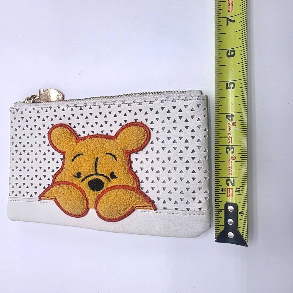 Disney Winnie the Pooh White Perforated Bifold Wallet Wristlet Hunny Pot Pull